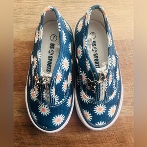 US Sports Toddler Kids Blue Floral Shoes, Size 7C.